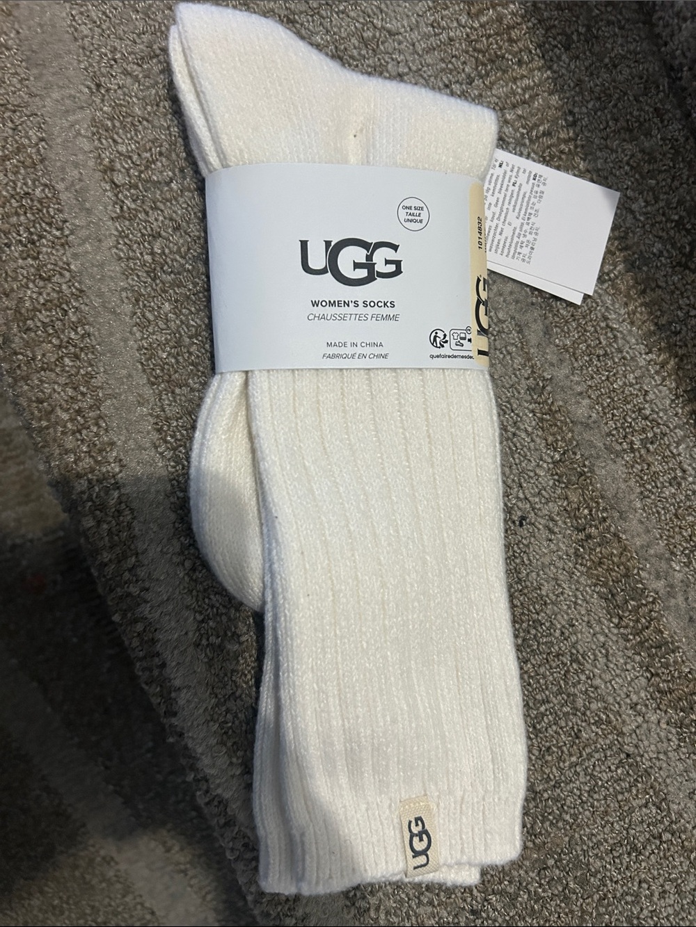 UGG White Ribbed Crew Socks - Women's Casual Knit
